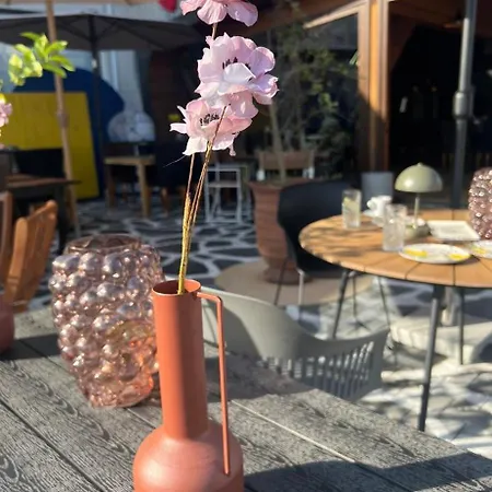 Grazia Πανσιόν *